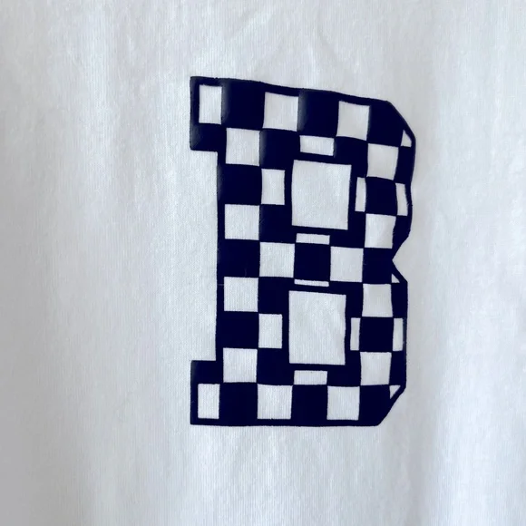 BLOOMINGDALE’S Men’s checkered white t shirt size large NEW - Picture 4 of 4